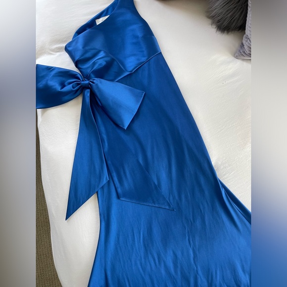 Sachin & Babi One Shoulder Bow Gown - Picture 5 of 8